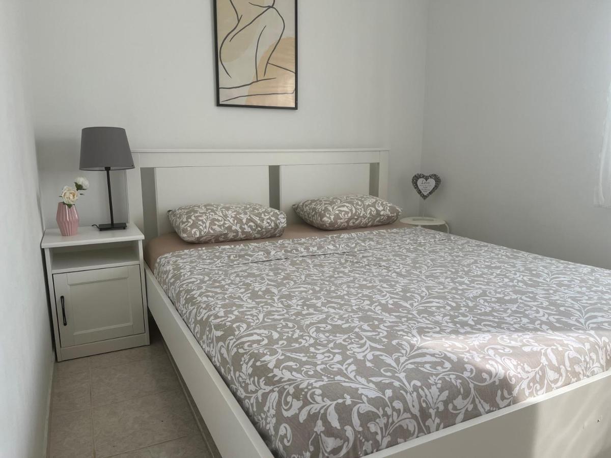Pinezici Apartman Niccole Exteriör bild