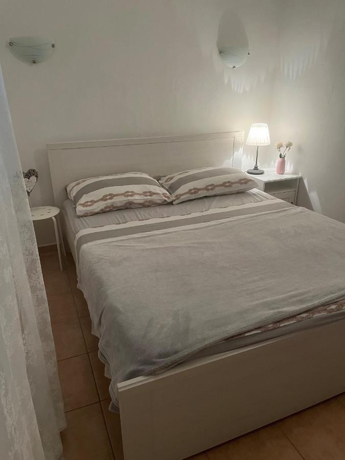 Pinezici Apartman Niccole Exteriör bild